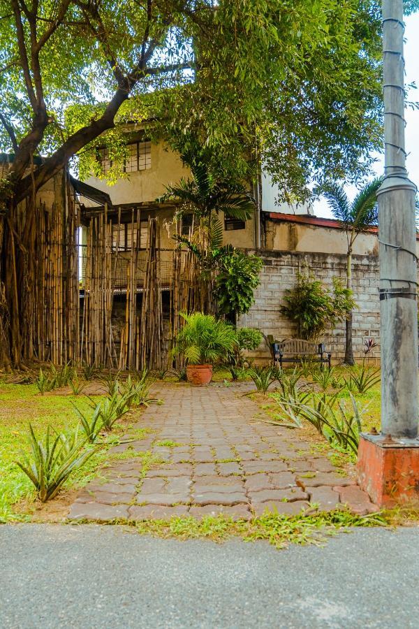 Yong'S Place At Isabelle De Valenzuela Manilla Buitenkant foto